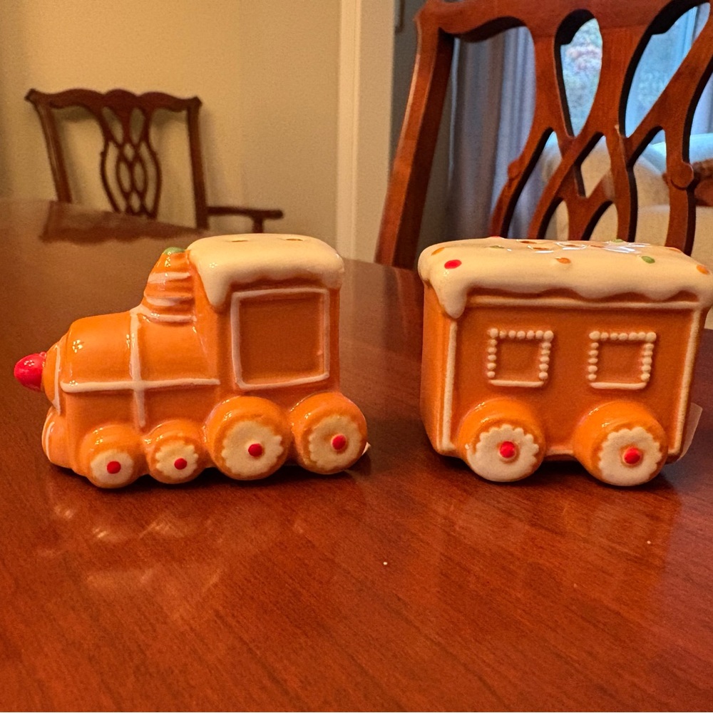 Mini ceramic Gingerbread train salt & Pepper shakers.